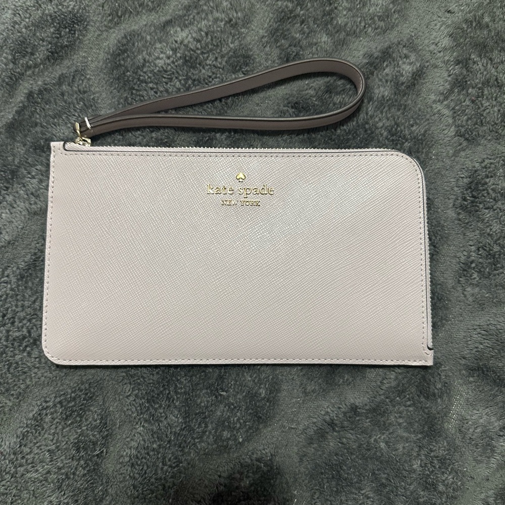 NWOT Kate Spade Gray Wristlet